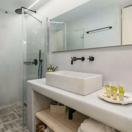 Syrma Apartment